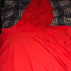 Pretty dress can be wear to any special events